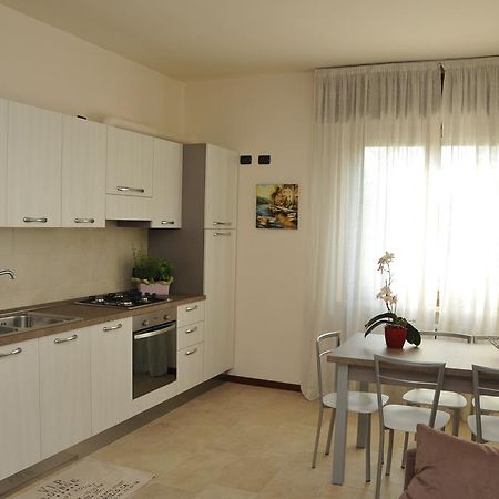 Appartamento Lago Peschiera del Garda Quarto foto